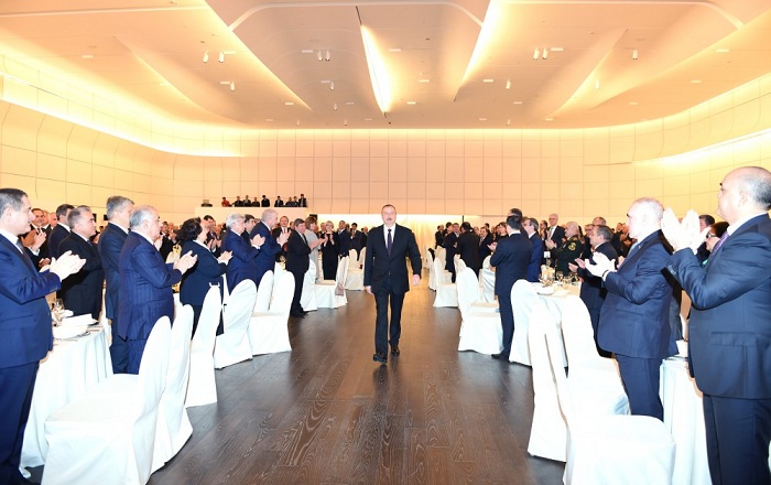 Ilham Aliyev holds official reception - PHOTOS
